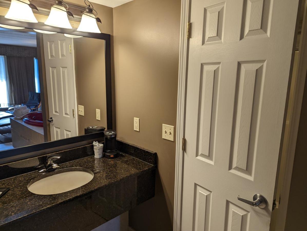 Days Inn By Wyndham Birch Run Luaran gambar