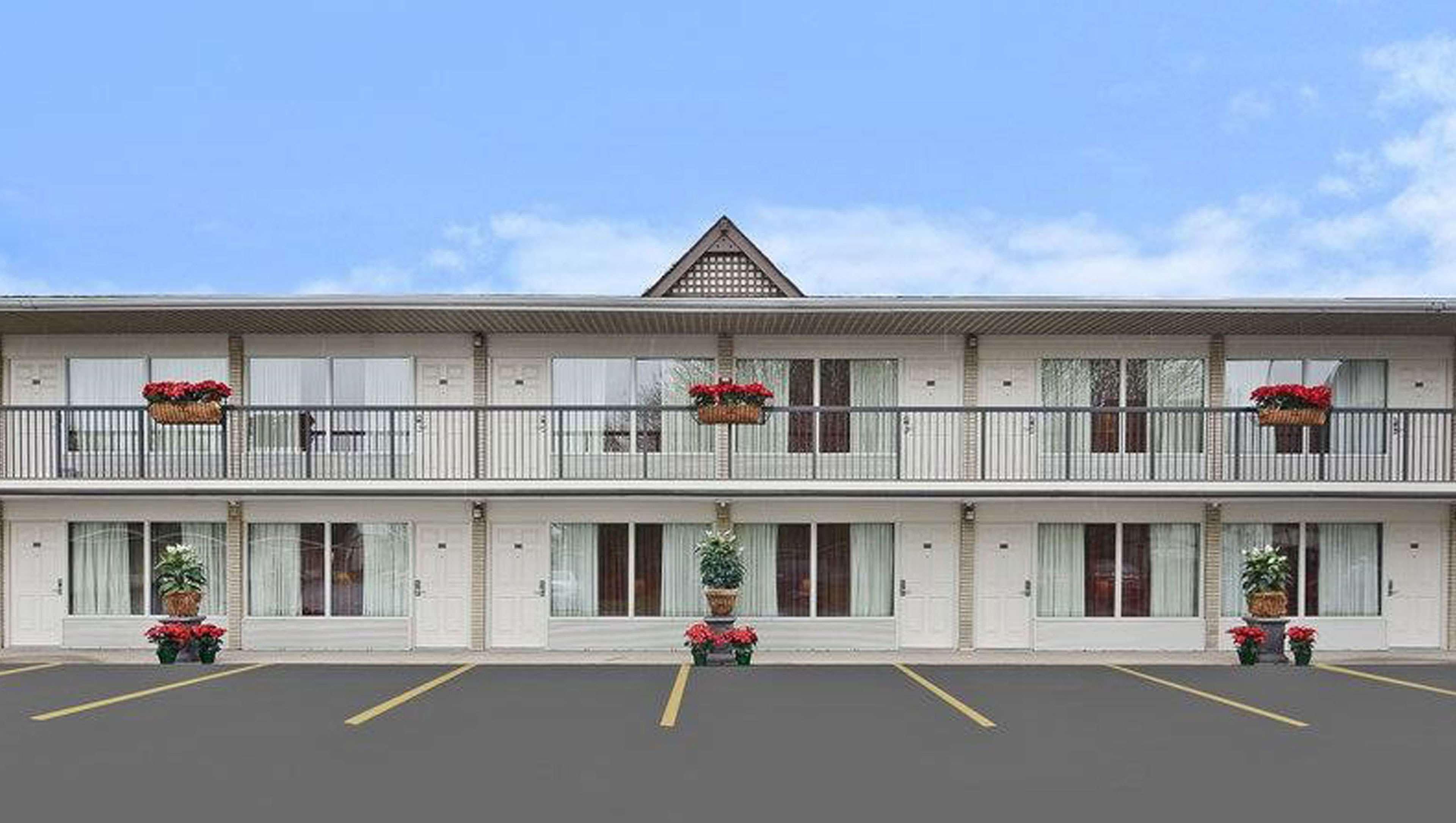 Days Inn By Wyndham Birch Run Luaran gambar