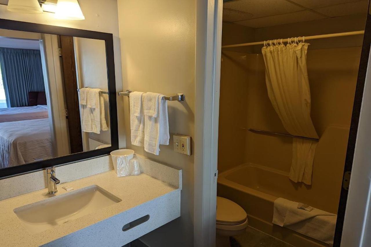 Days Inn By Wyndham Birch Run Luaran gambar
