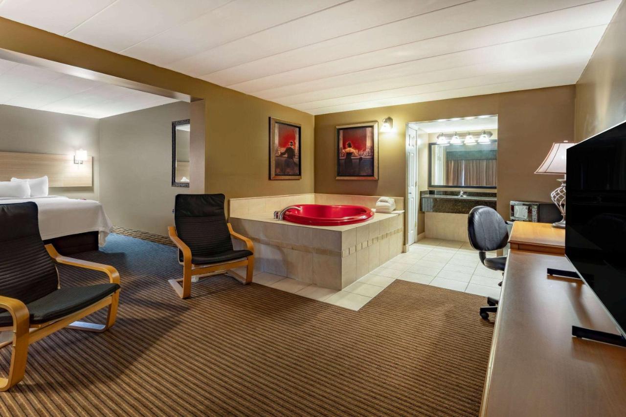 Days Inn By Wyndham Birch Run Luaran gambar