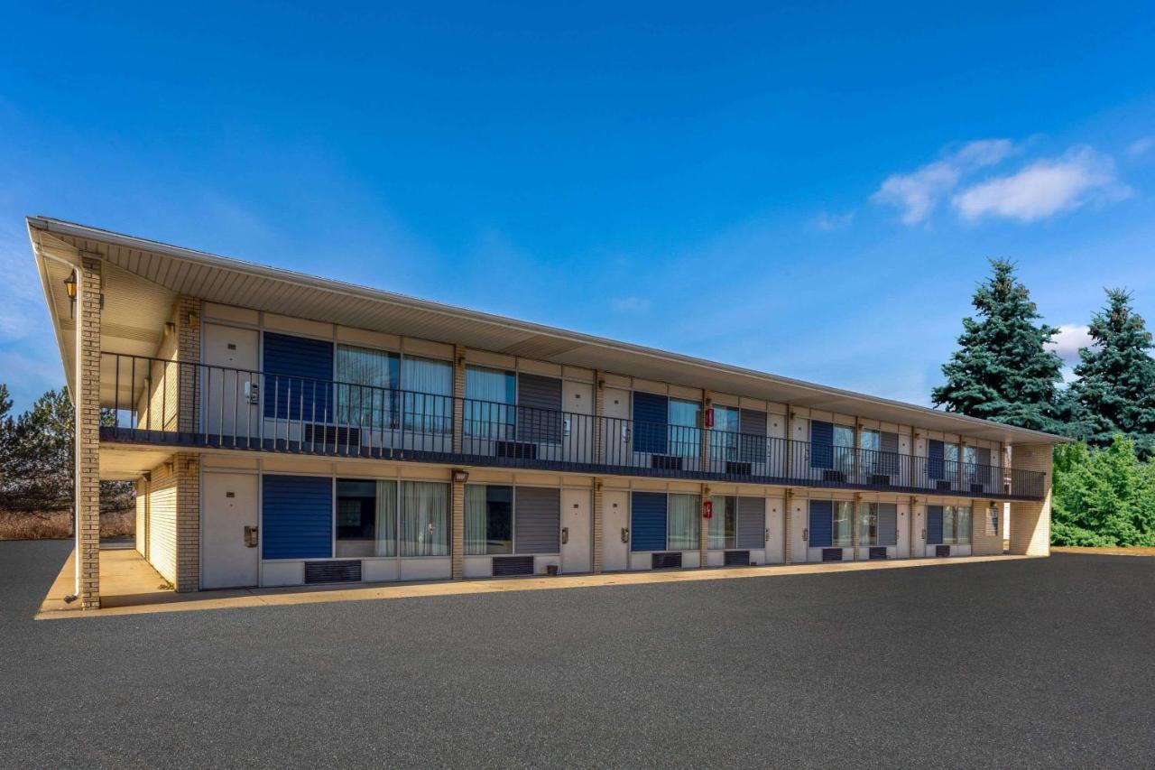 Days Inn By Wyndham Birch Run Luaran gambar