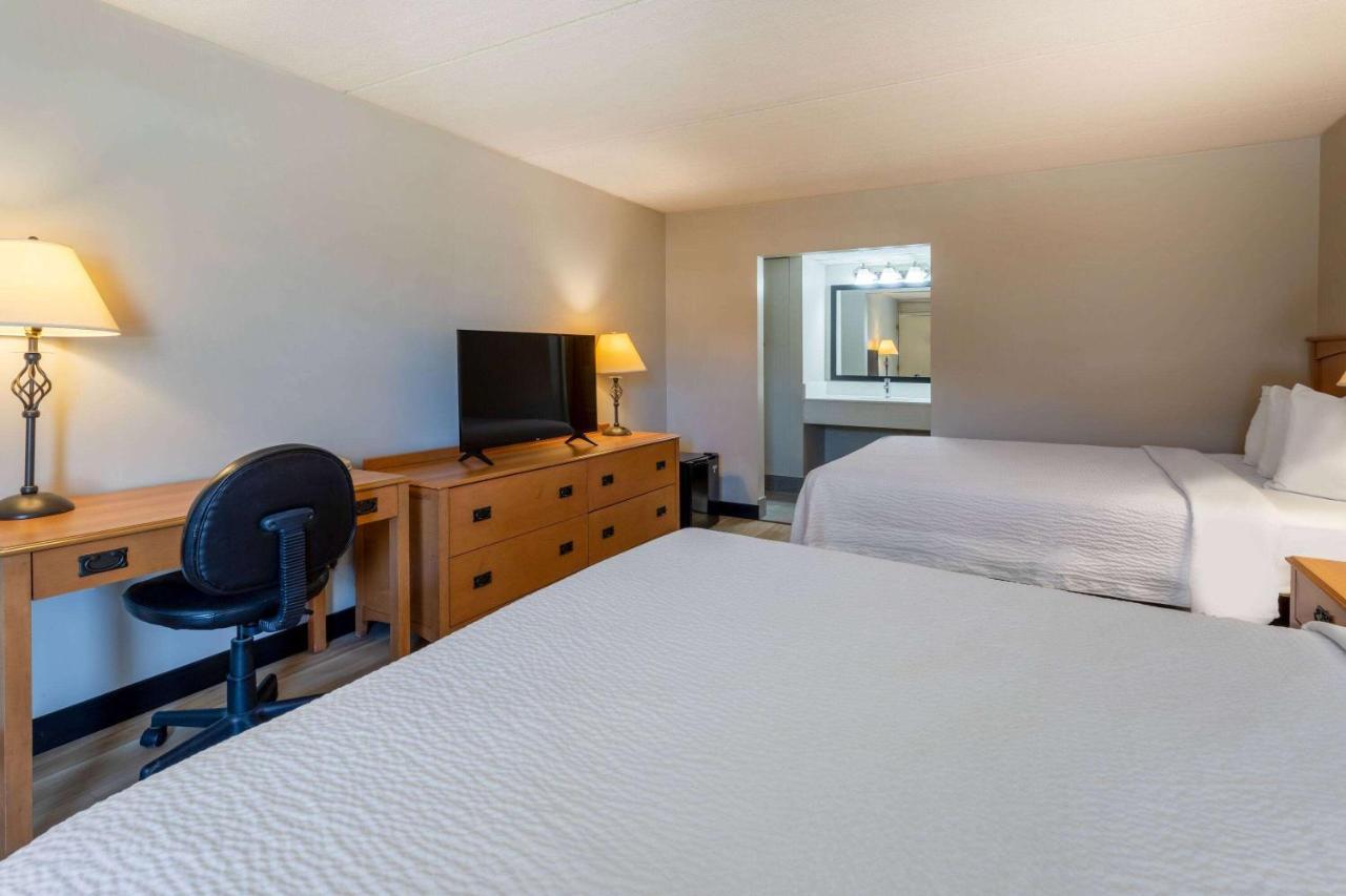 Days Inn By Wyndham Birch Run Luaran gambar