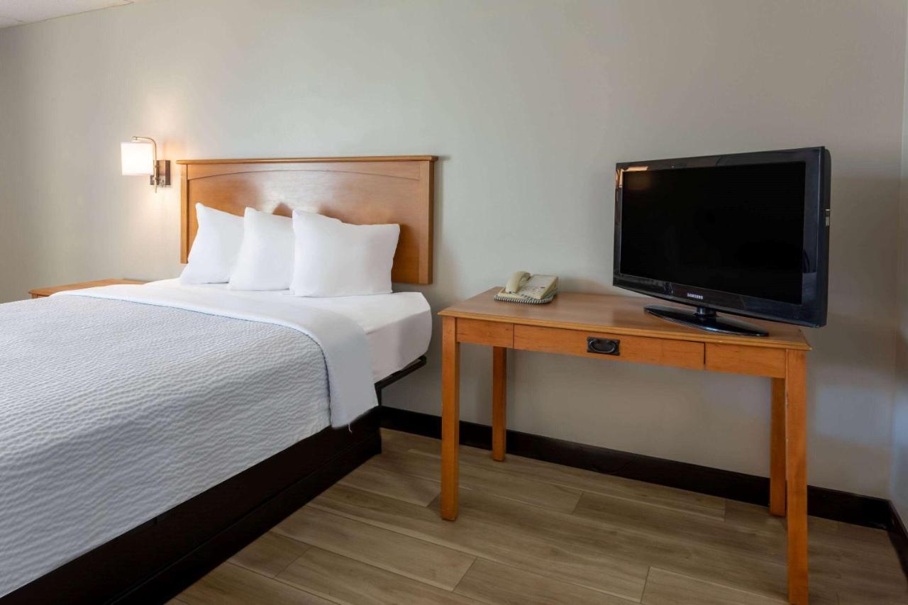 Days Inn By Wyndham Birch Run Luaran gambar